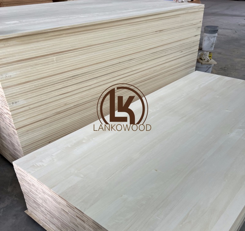 Клееная доска из тополя для использования в мебели