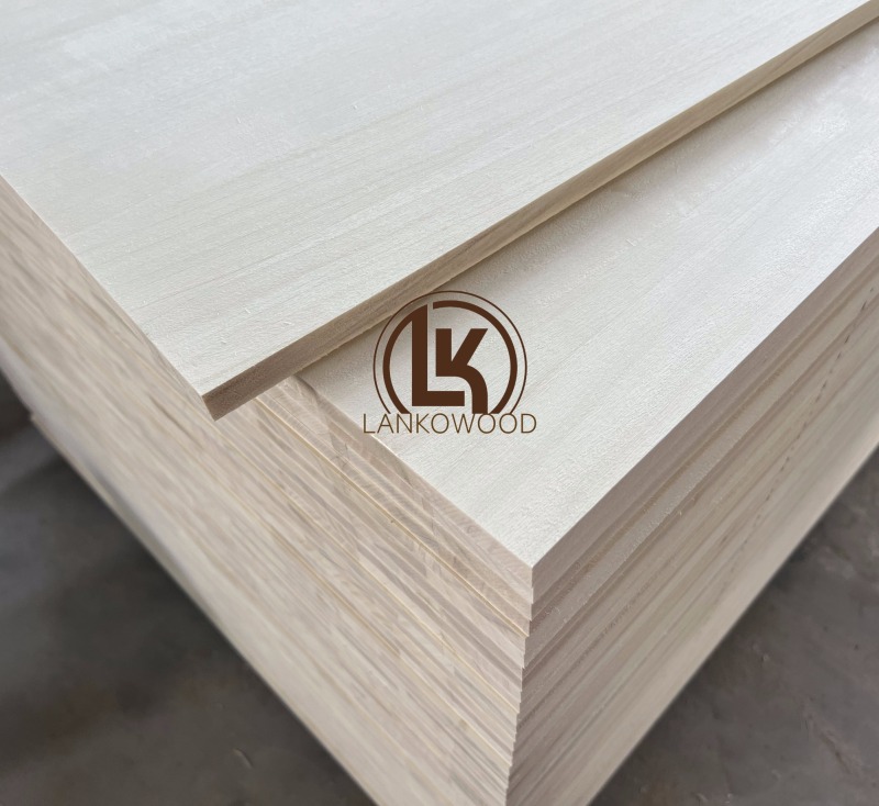 Клееная доска из тополя для использования в мебели