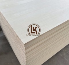 Клееная доска из тополя для использования в мебели