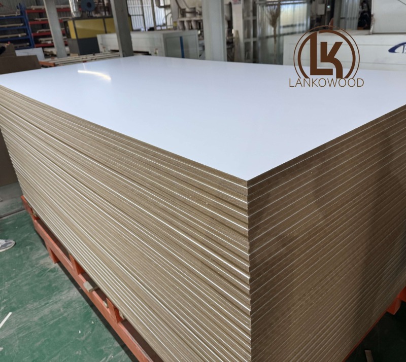 Плита МДФ (Д) 2,44 м (Ш) 1,22 м (Т) 18 мм