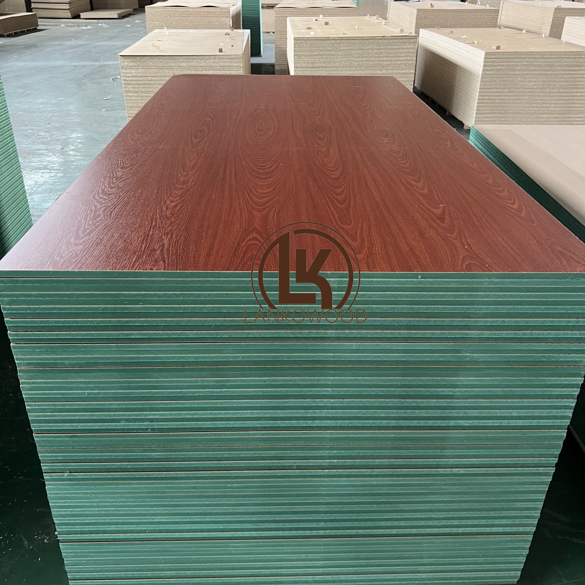 Плита МДФ (Д) 2,44 м (Ш) 1,22 м (Т) 18 мм