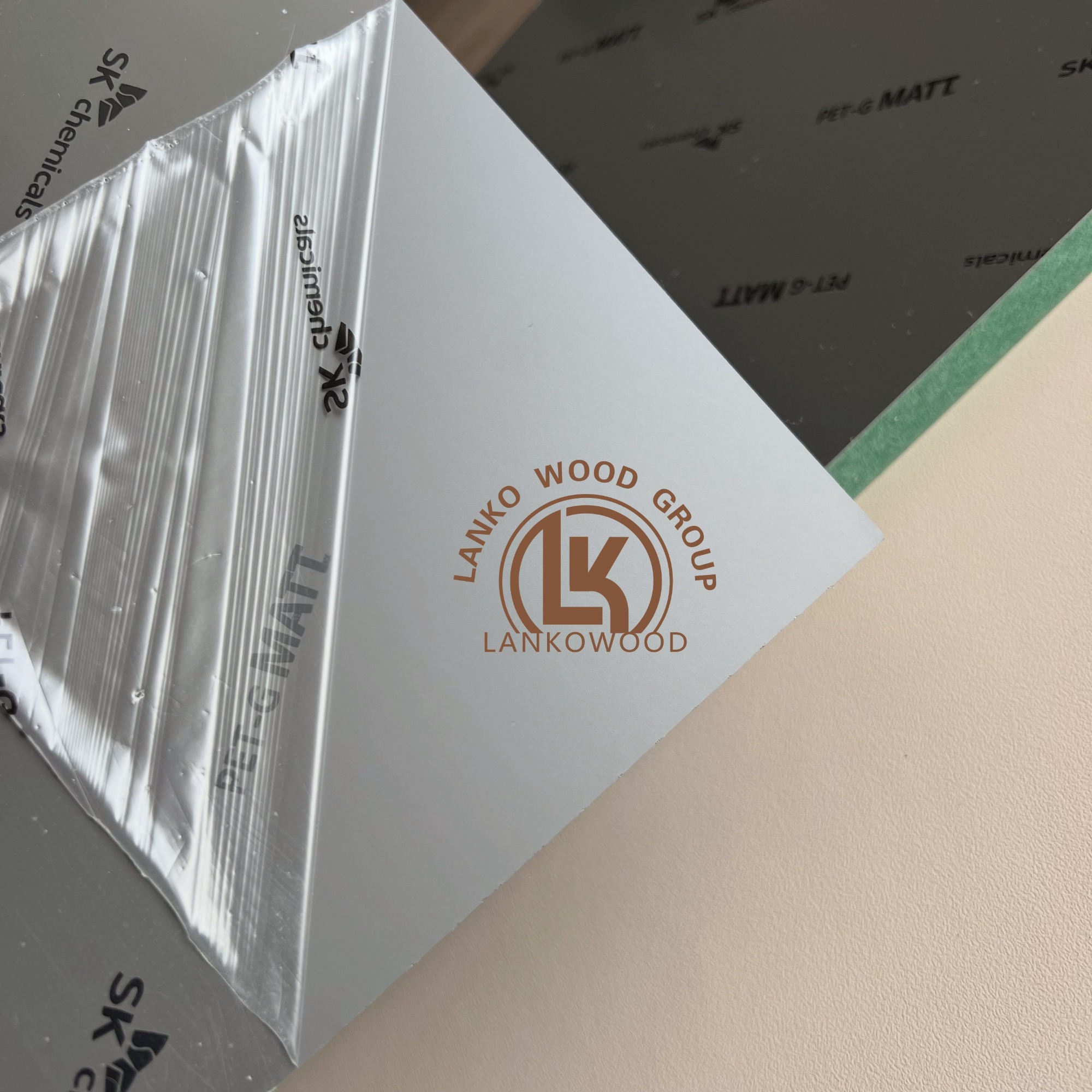 Плита МДФ (Д) 2,44 м (Ш) 1,22 м (Т) 18 мм