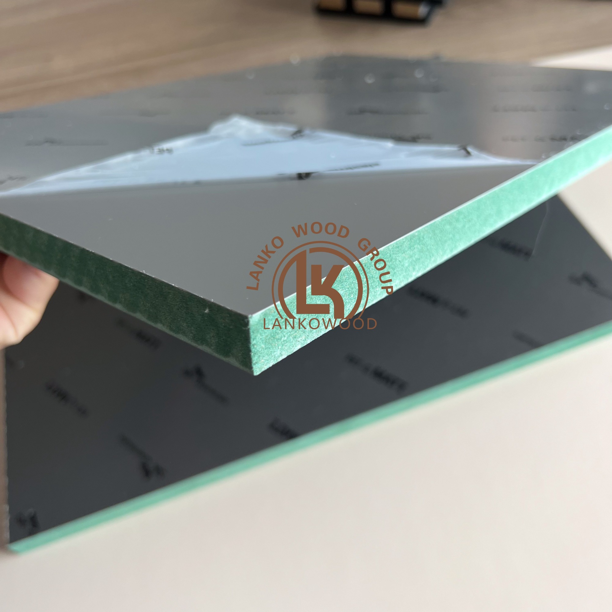 Плита МДФ (Д) 2,44 м (Ш) 1,22 м (Т) 18 мм