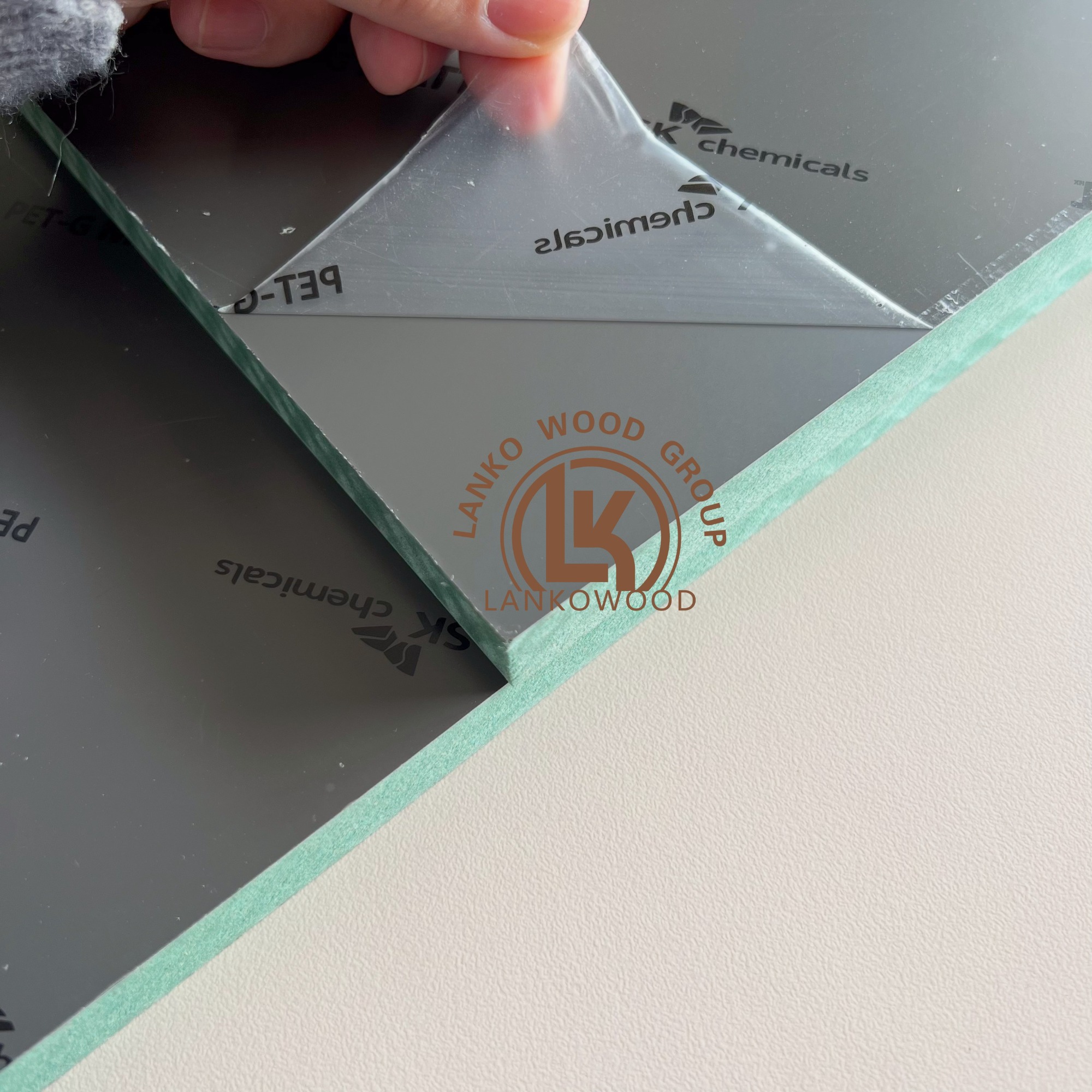 Плита МДФ (Д) 2,44 м (Ш) 1,22 м (Т) 18 мм