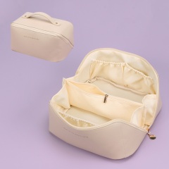 Large Capacity Portable Pu Female Cosmetic Bag