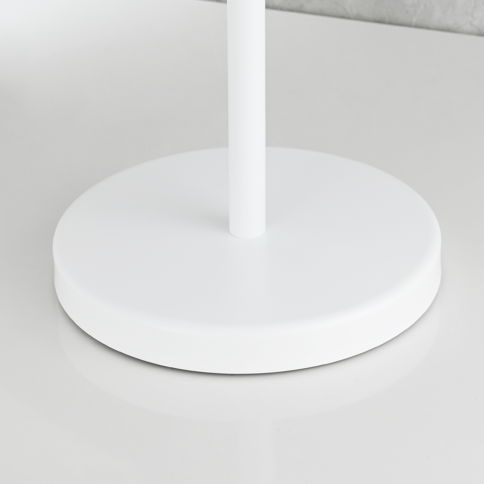 Tecmolog Stainless Steel Free Standing Paper Towel Holder,Black Bathroom Roll Holder with Non-Slip Mat,SBH265B