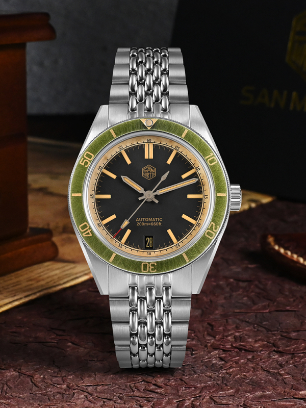San Martin Distressed Design Diving Watch SN0116G-B