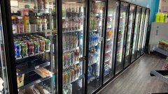 Display walk in cooler freezer with glass door