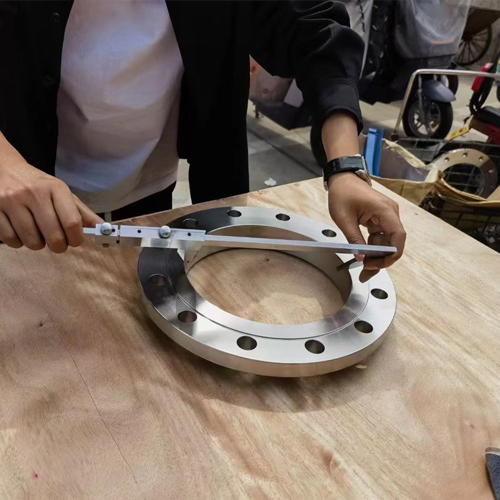 What are the technical requirements for stainless steel flanges