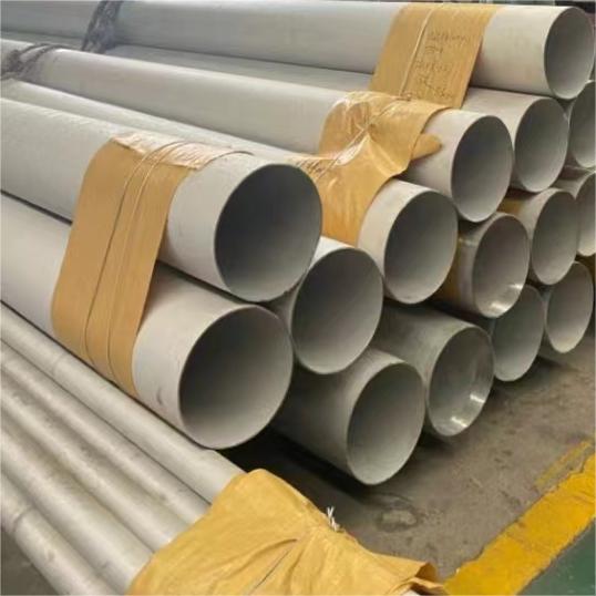 Why  do we need to use packaging bags when transporting 304L stainless steel pipes?