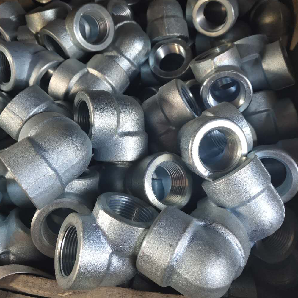 What are the characteristics and types of stainless steel forged pipe fittings?