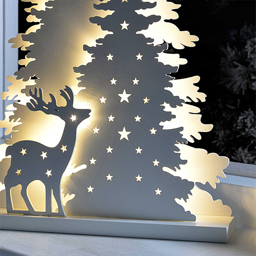 Tree and reindeer scene Christmas table decoration, 46 cm -- white