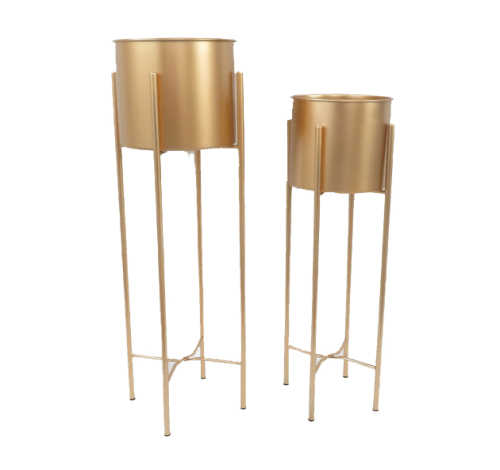 Plant Shelves for Decorate Garden