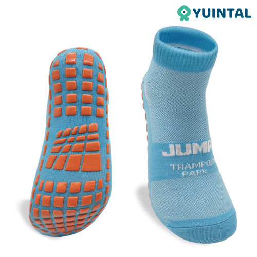 Mesh Breathable Custom Adult Jump Trampolin Park Socks