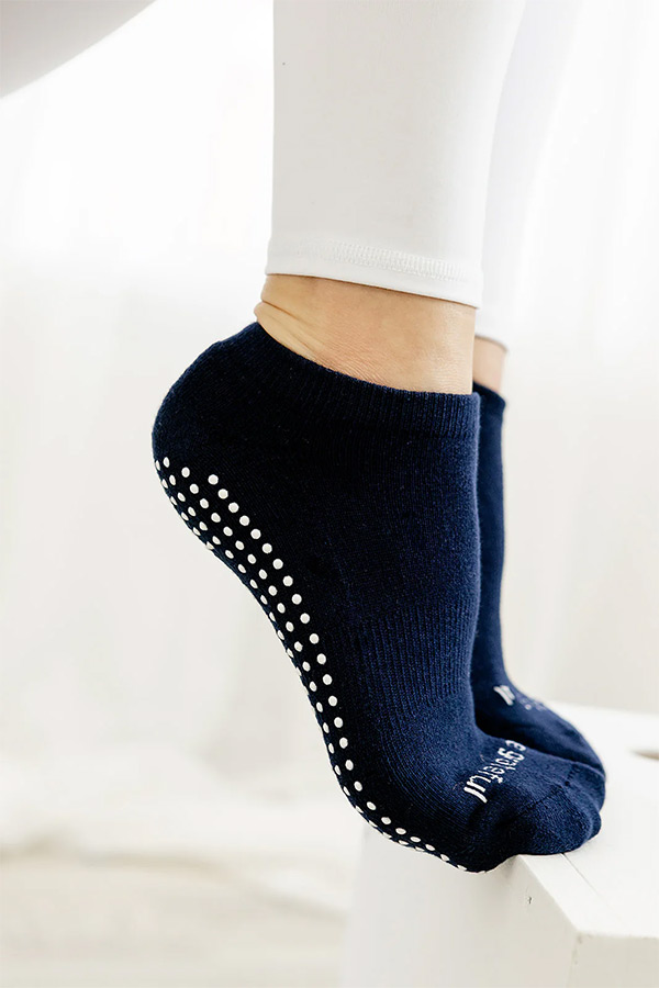 How Grip Density in Anti-Slip Socks Influences Stability and Control