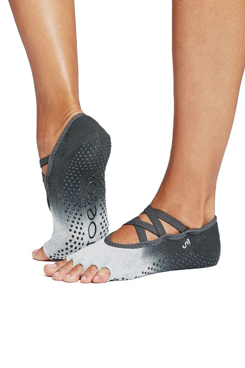 How Grip Placement in Anti-Slip Socks Affects Balance During Direction Changes