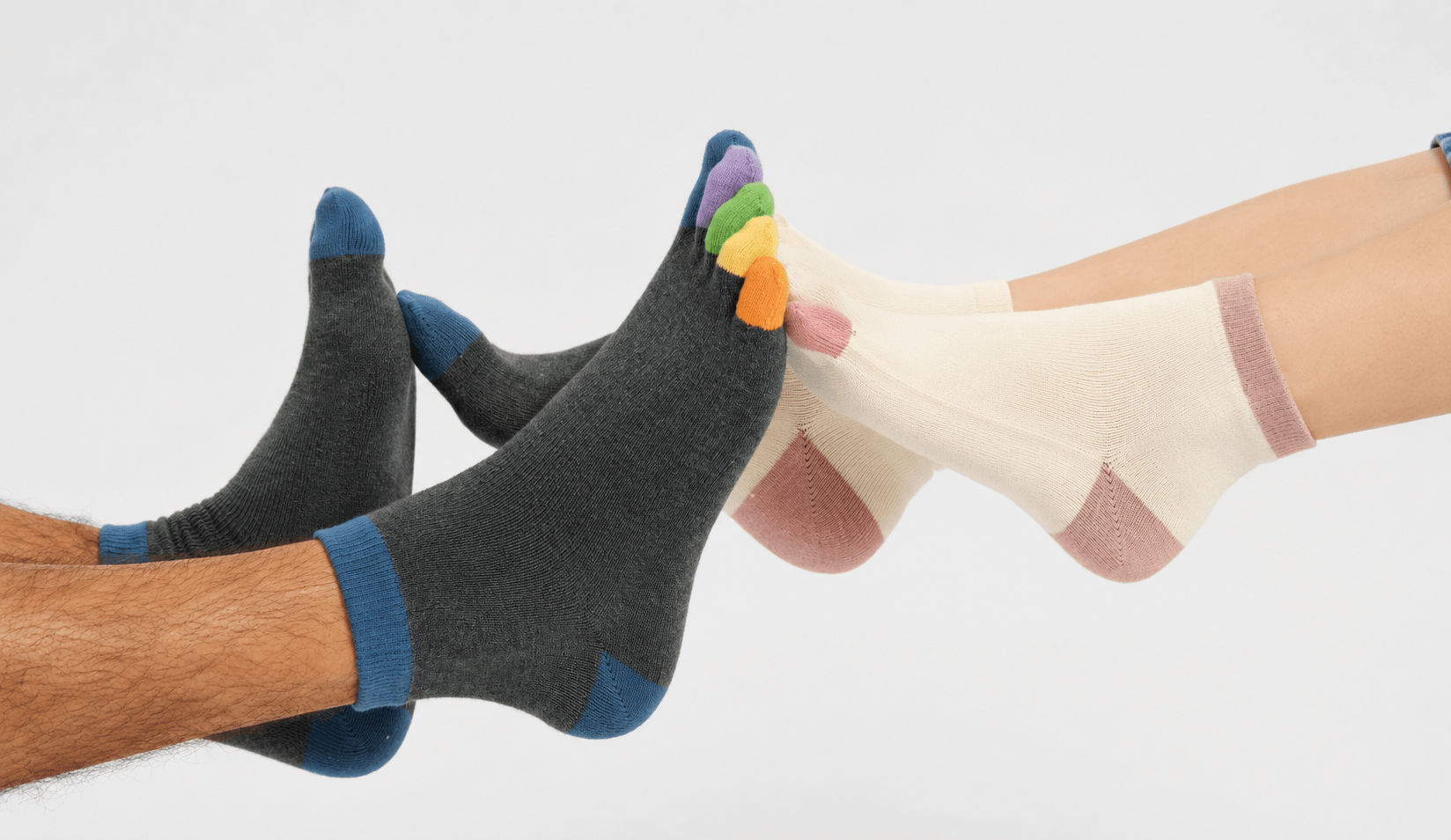 Rehab socks vs normal socks for physical therapy applications and daily recovery use
