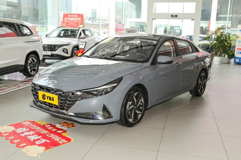 Hyundai Elantra 2022 1.5L CVT LUX Luxury Edition