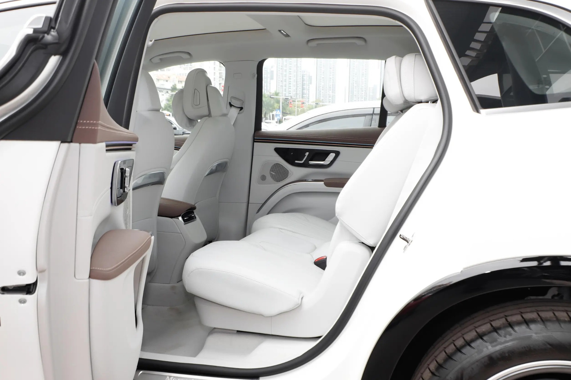 Benz EQS SUV 2023 EQS 450 4MATIC Pioneer Edition
