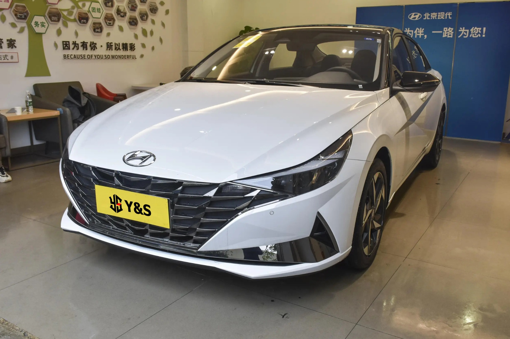 Hyundai Elantra 2022 1.5L CVT LUX Luxury Edition