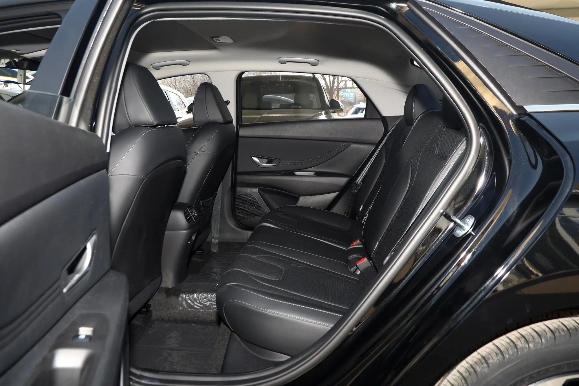 Hyundai Elantra 2022 1.5L CVT LUX Luxury Edition