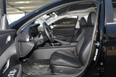 Hyundai Elantra 2022 1.5L CVT LUX Luxury Edition