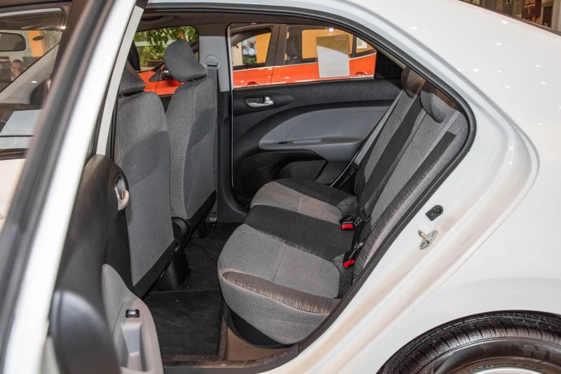 KIA PEGAS 1.4L automatic comfort sunroof version