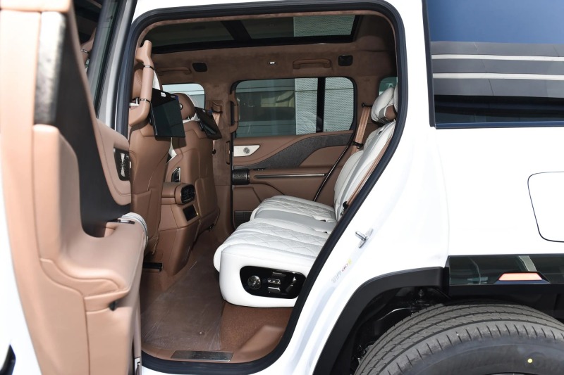 Yangwang U8 Luxury Version