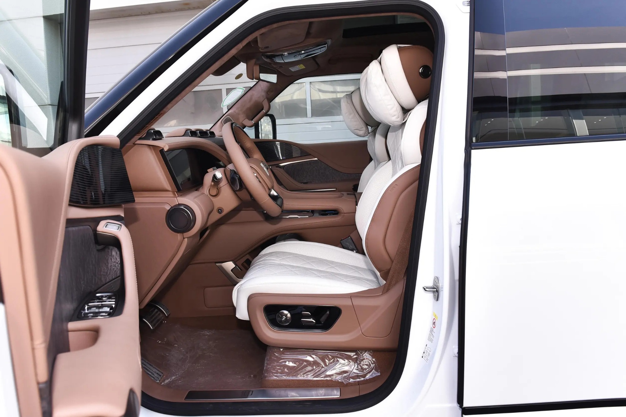 Yangwang U8 Luxury Version