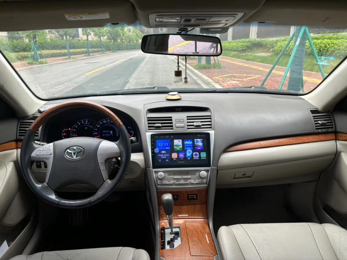 Nov.2011	Toyota	Camry	2.0G Luxury Version