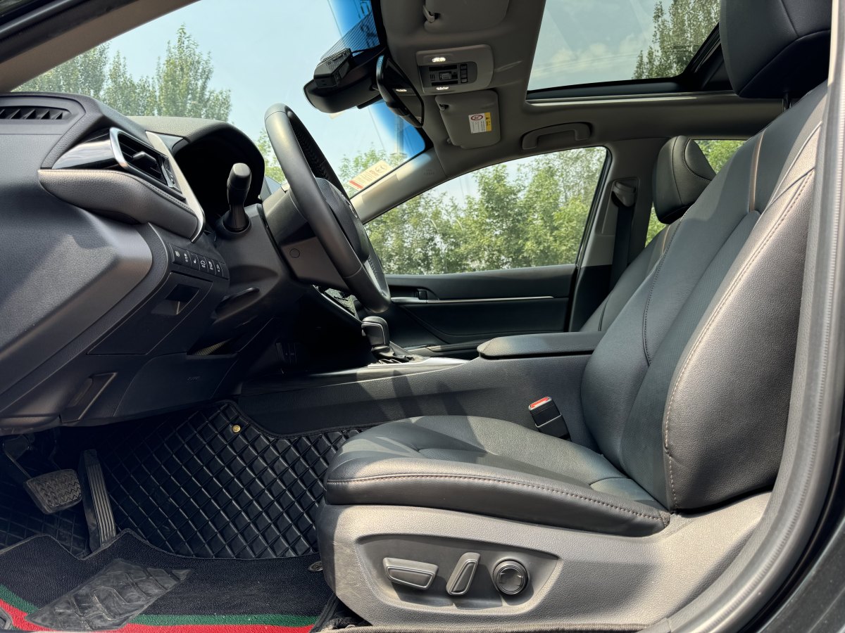 Oct.2021 Toyota Camry 2.5G Luxury Version