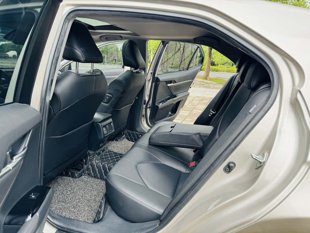 Jul.2019 Toyota Camry 2.0G Luxury Version