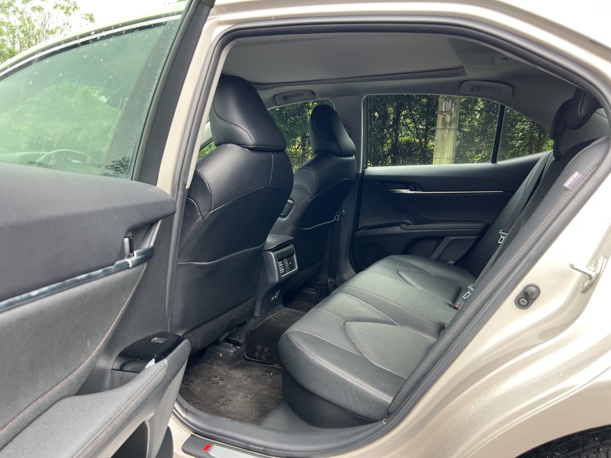 Jun.2021 Toyota Camry dual engine 2.5HG Luxury Version