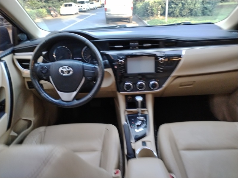 Dec.2014 Toyota Corolla 1.6L CVT GL-i Genuine leather version