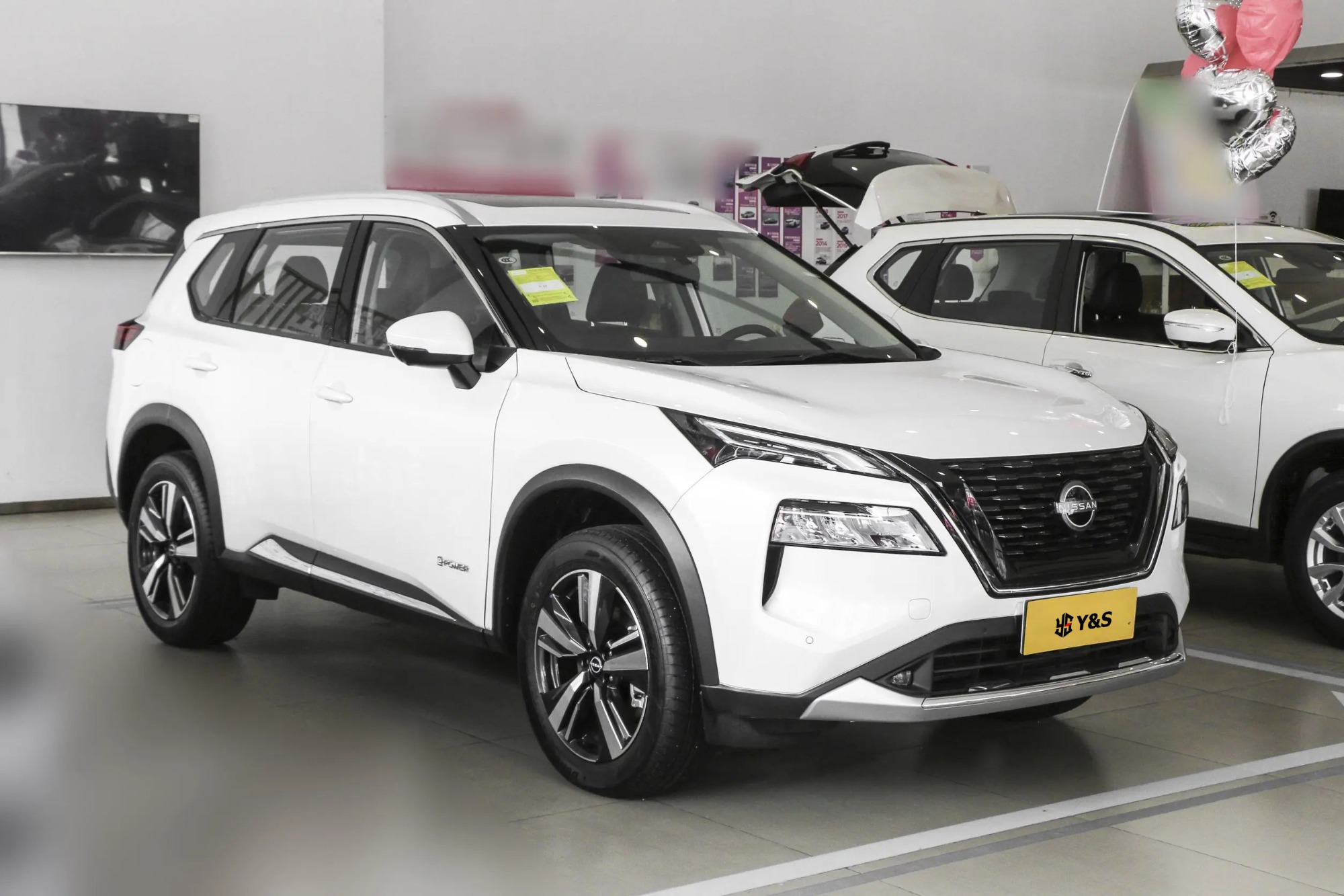 Dongfeng Nissan X-TRAIL e-POWER Super hybrid dual motor 4WD black gold version