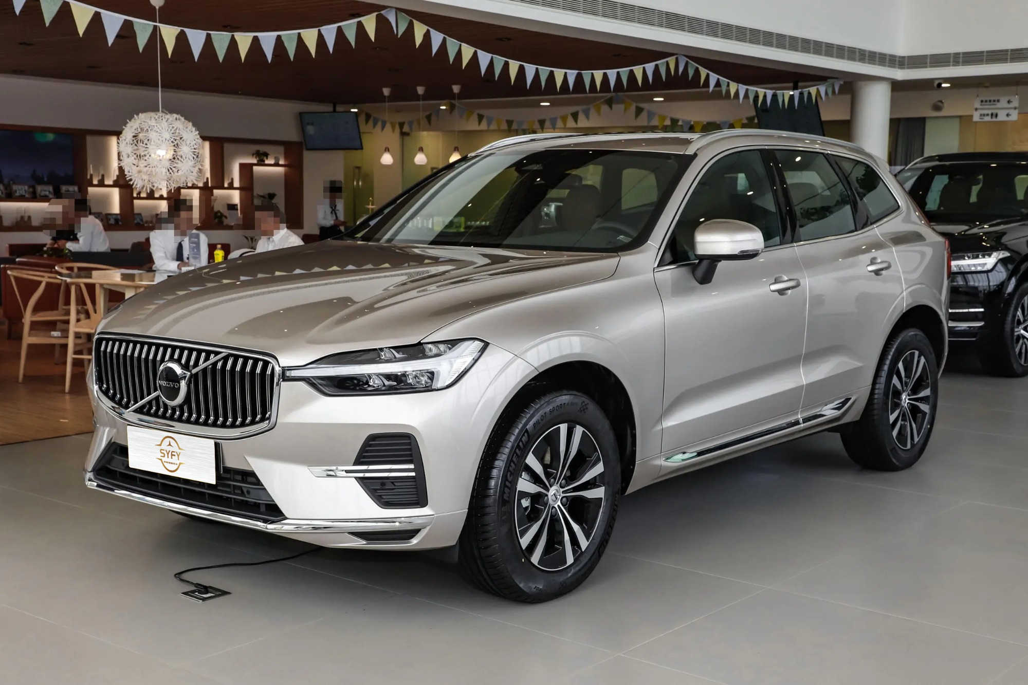 Volvo XC60 2025 B5 4WD Zhiyi Luxury Edition