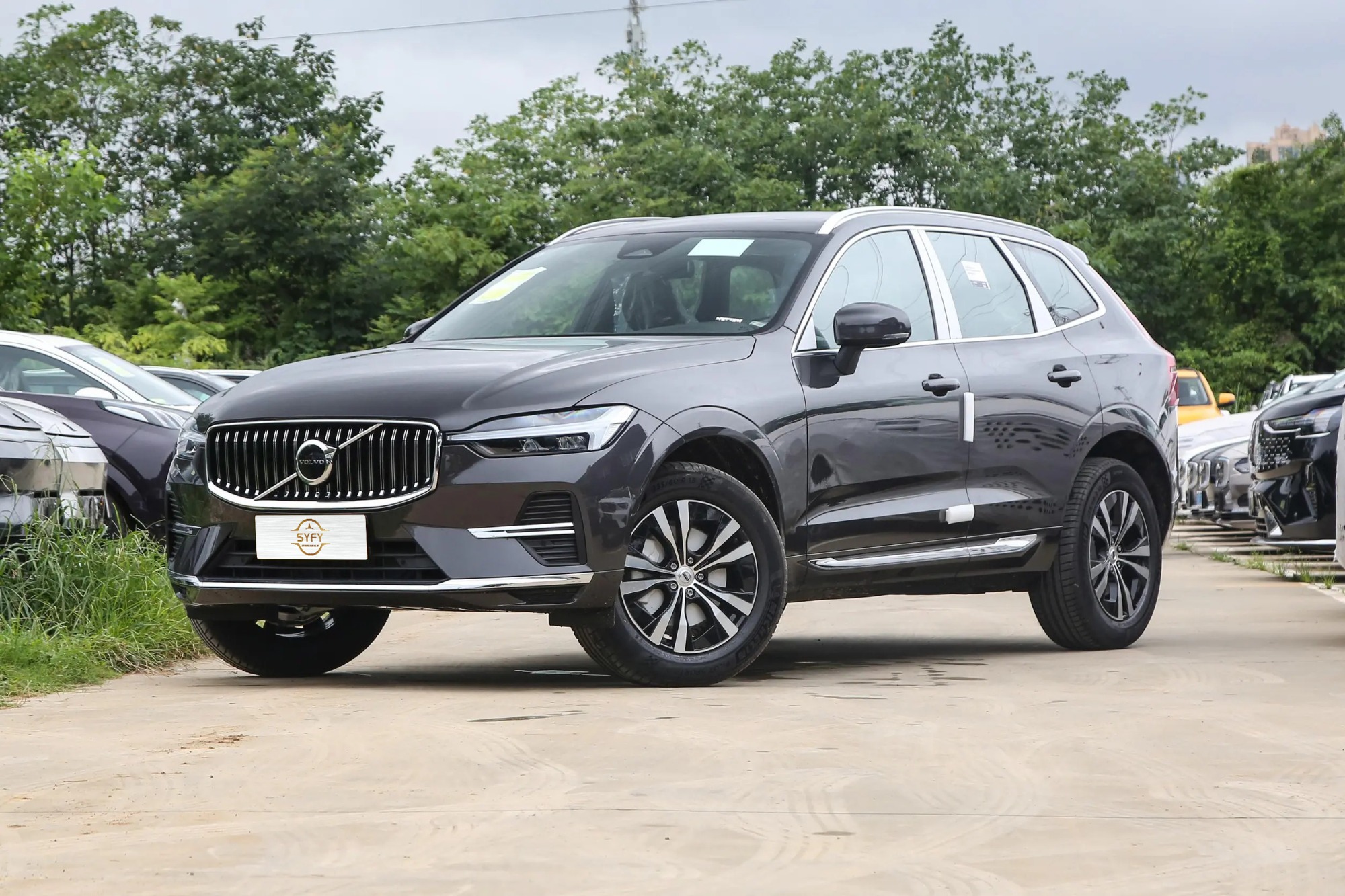 Volvo XC60 2025 B5 4WD Zhiyi Luxury Edition