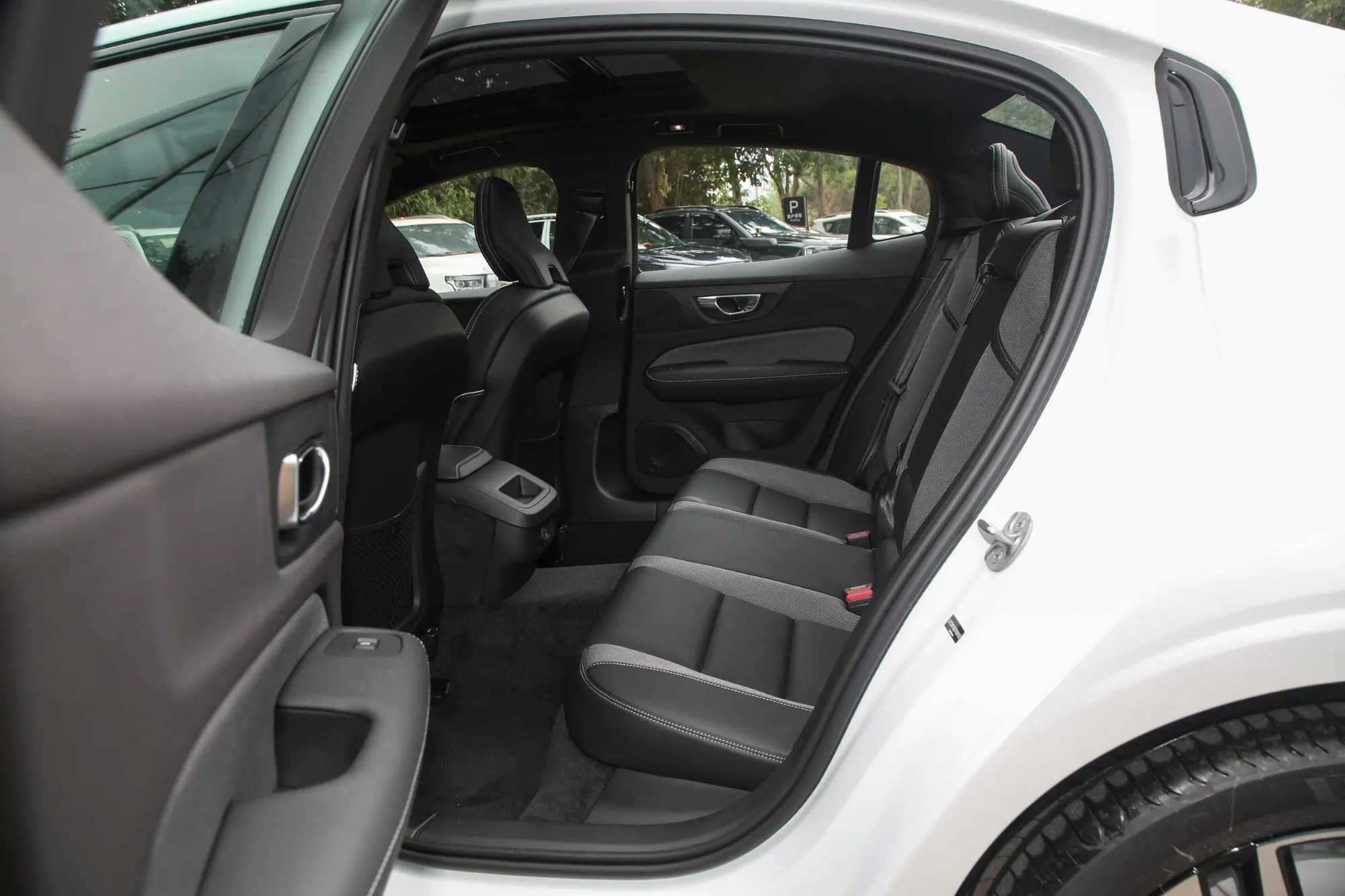 Volvo S60 2025 B4 Zhiya Sport Edition
