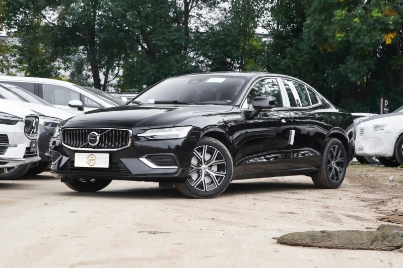 Volvo S60 2025 B4 Zhiyi Luxury Edition