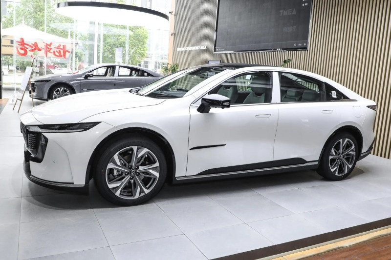 Mazda EZ-6 2024 Extended Range 130