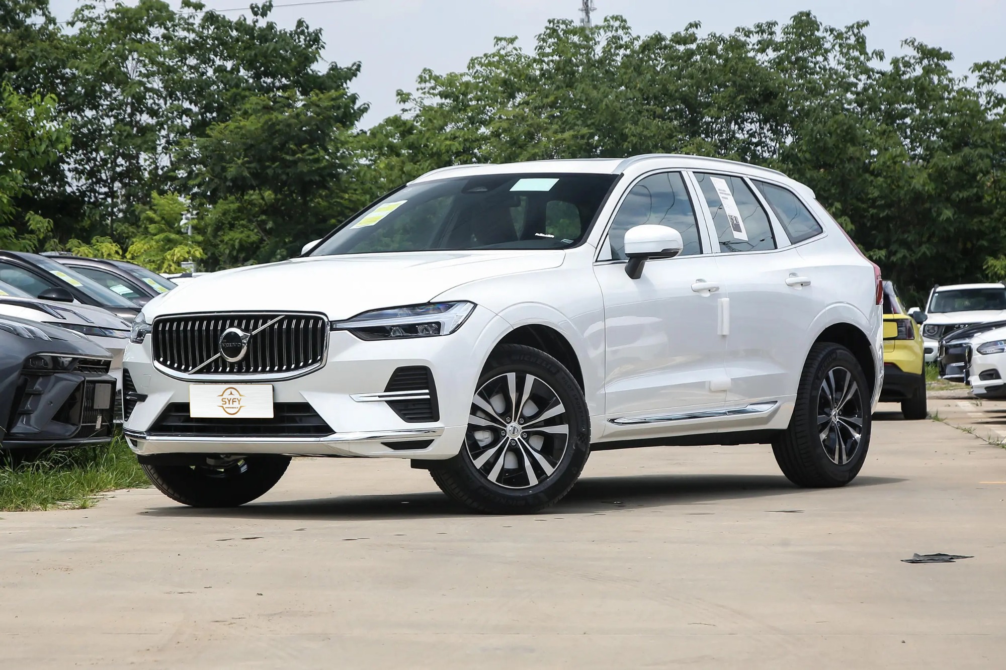 Volvo XC60 2025 B5 4WD Zhiyi Luxury Edition