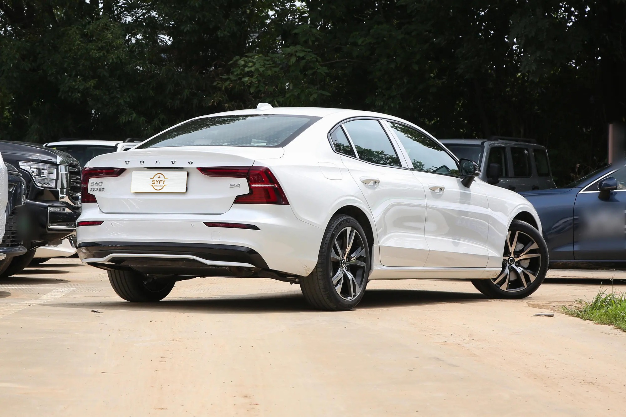 Volvo S60 2025 B4 Zhiyuan Sport Edition