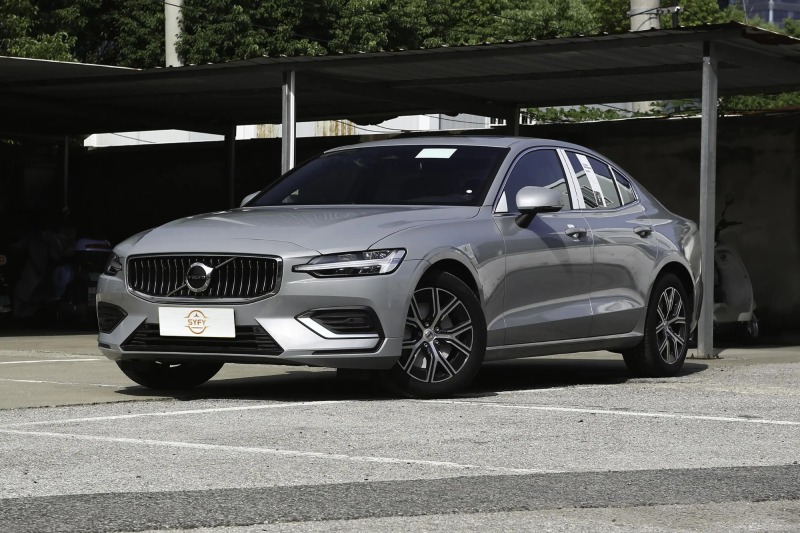 Volvo S60 2025 B4 Zhiyi Luxury Edition
