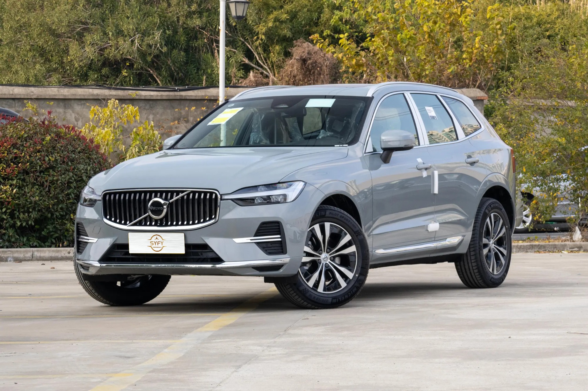 Volvo XC60 2025 B5 4WD Zhiyi Luxury Edition