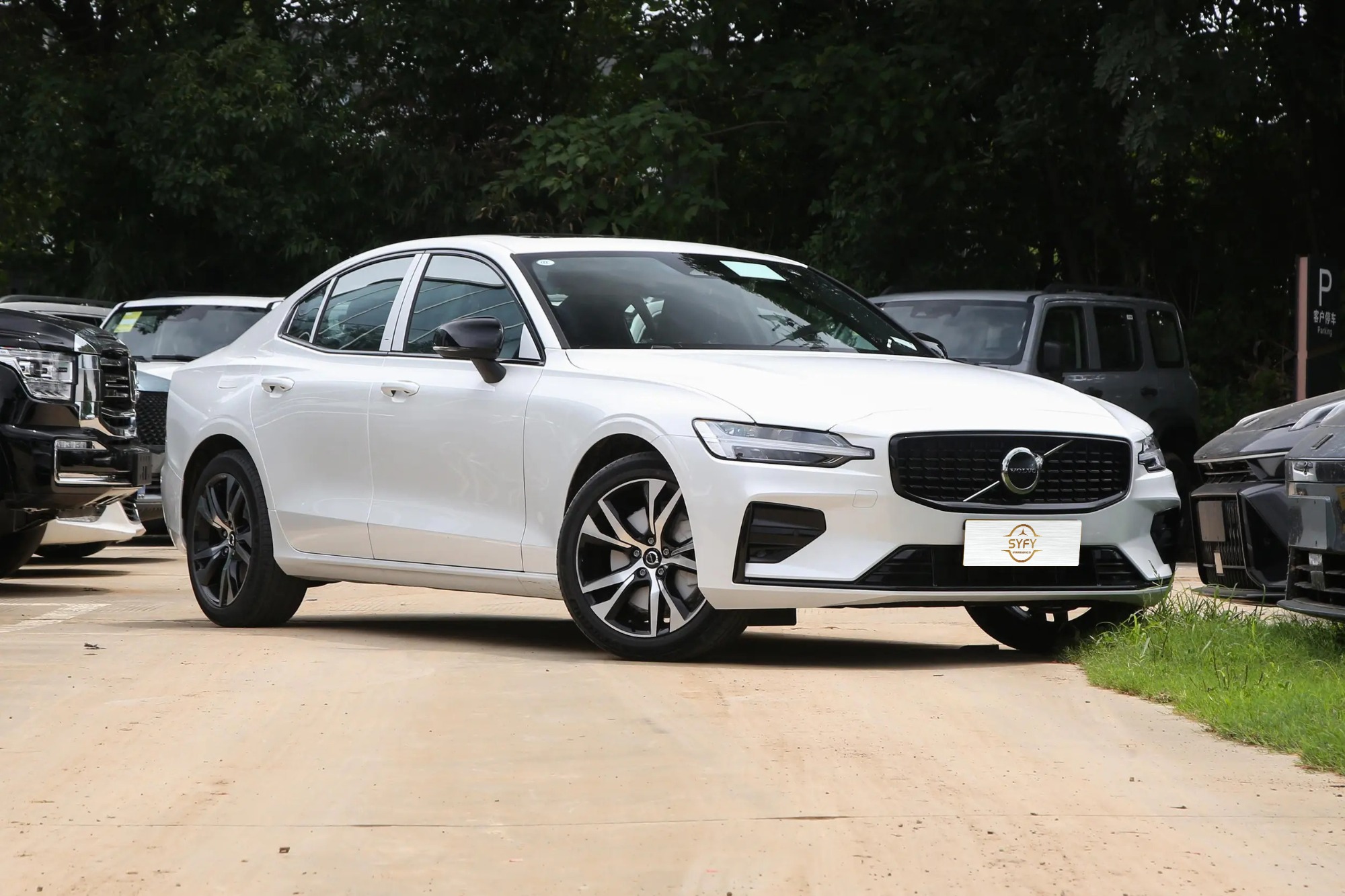 Volvo S60 2025 B4 Zhiyuan Sport Edition