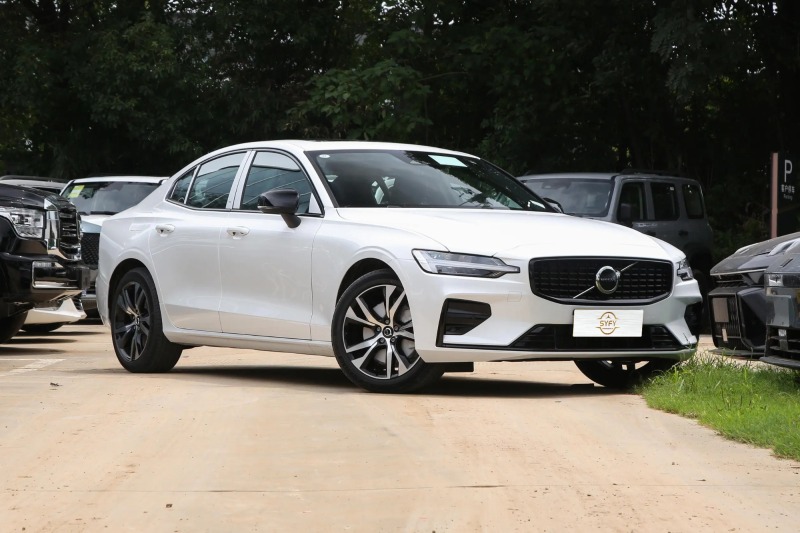 Volvo S60 2025 B4 Zhiyuan Sport Edition