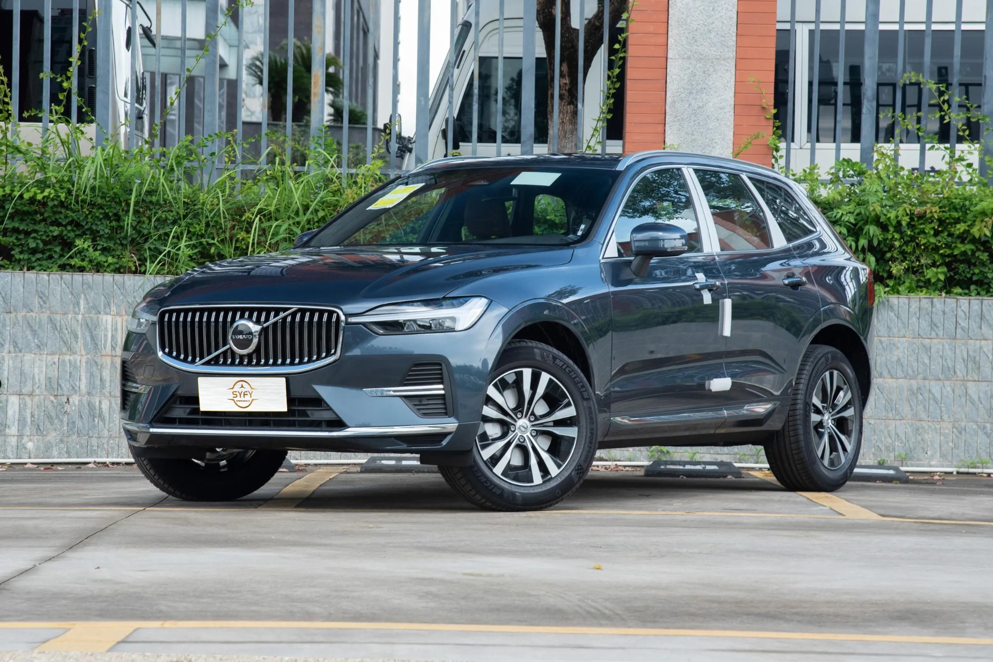Volvo XC60 2025 B5 4WD Zhiyi Luxury Edition