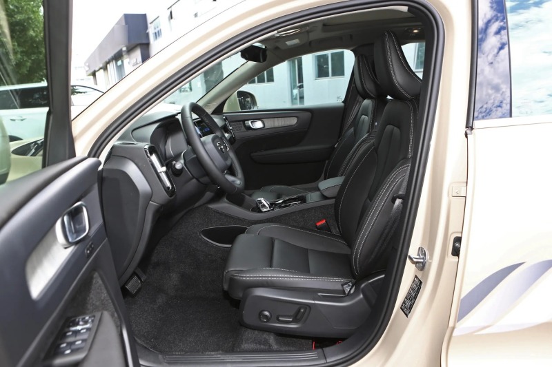 Volvo XC40 2025 B4 4WD Zhiyuan Sport Edition