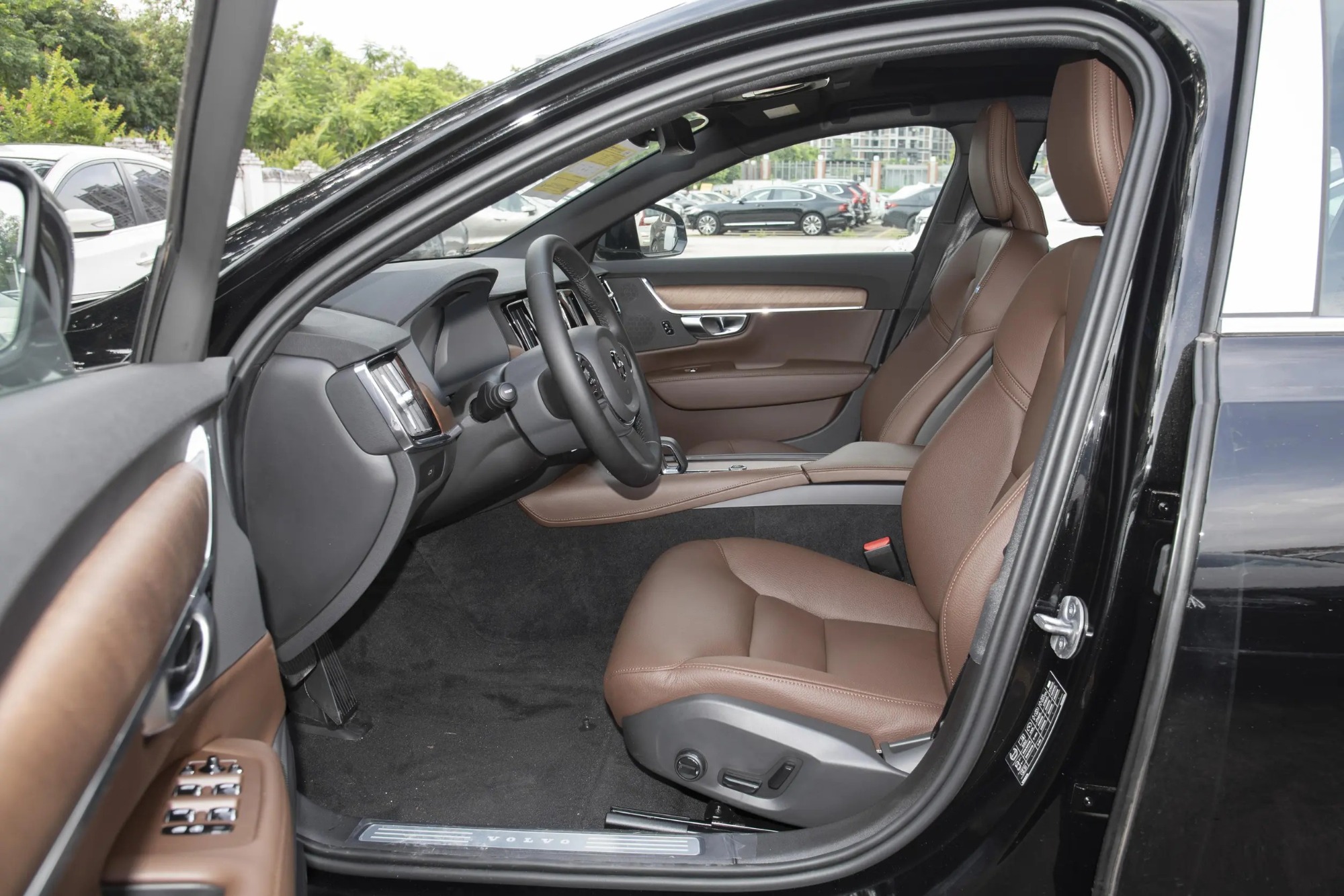 Volvo S90 2025 B5 Zhiyi Luxury Edition