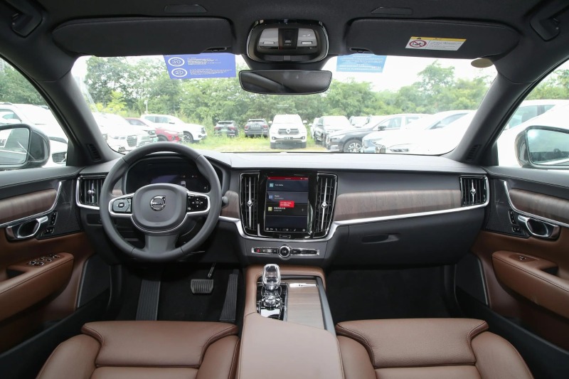Volvo S90 2025 B5 Zhiyuan Luxury Edition